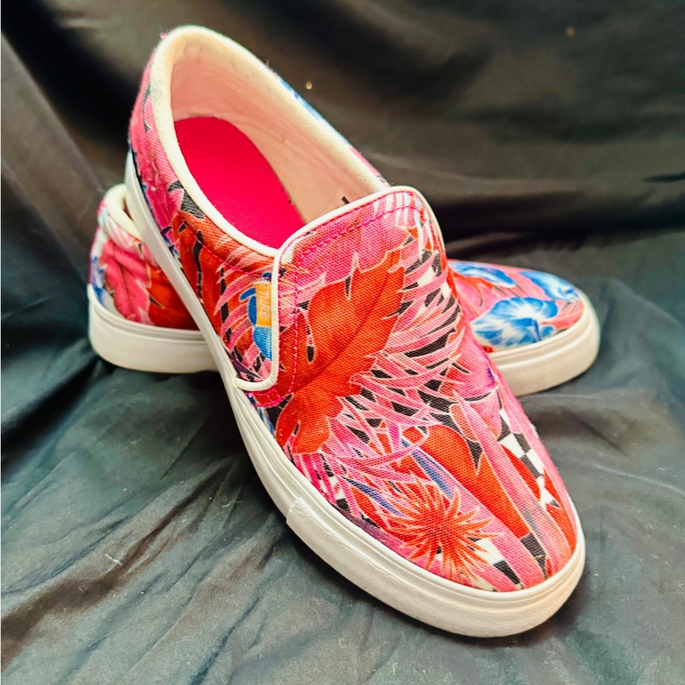 Nike Women's Floral Sneakers - Red and Blue